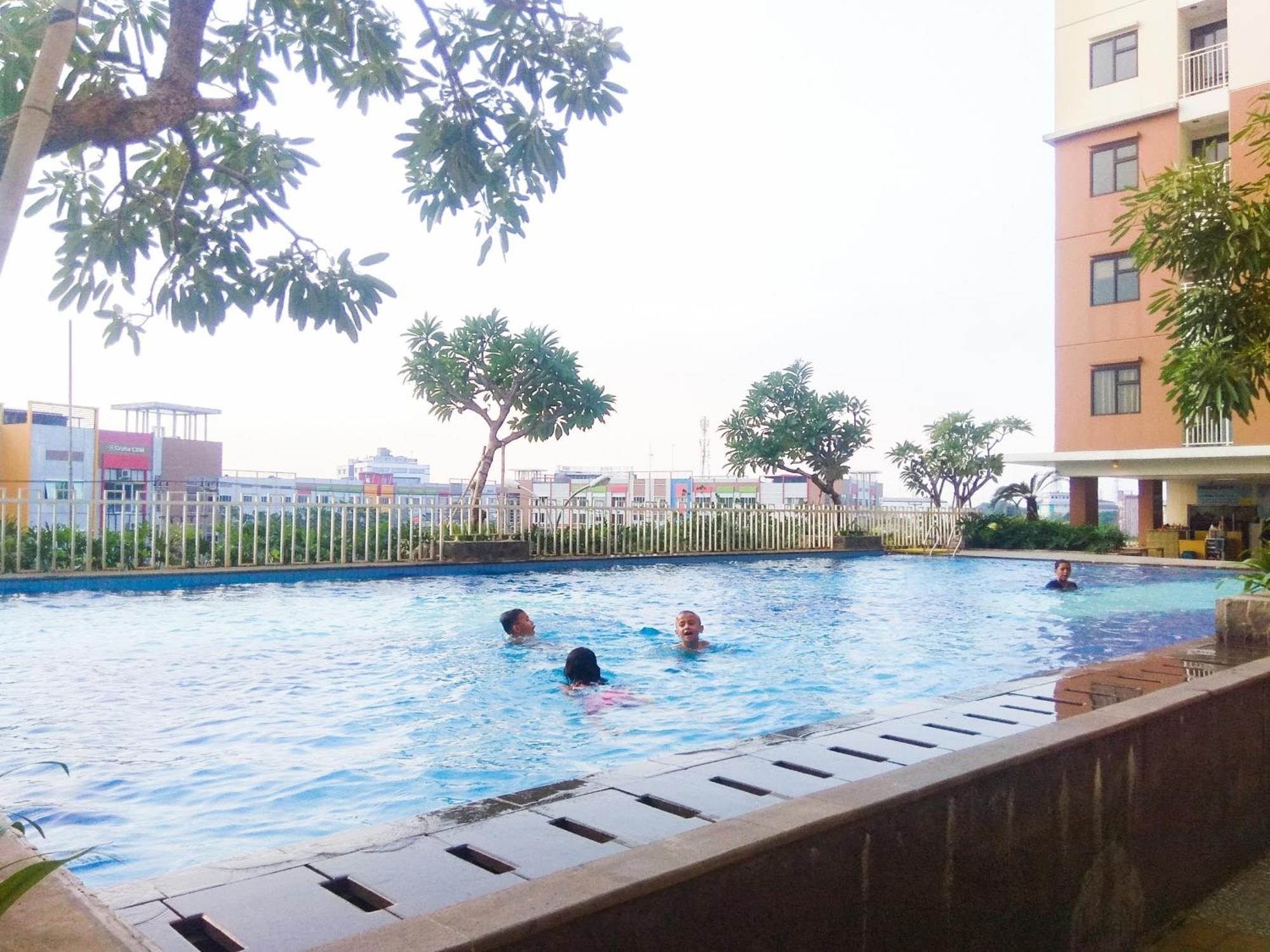 Comfortable And Cozy Living 2br At Lagoon Town Square By Travelio Apartemen